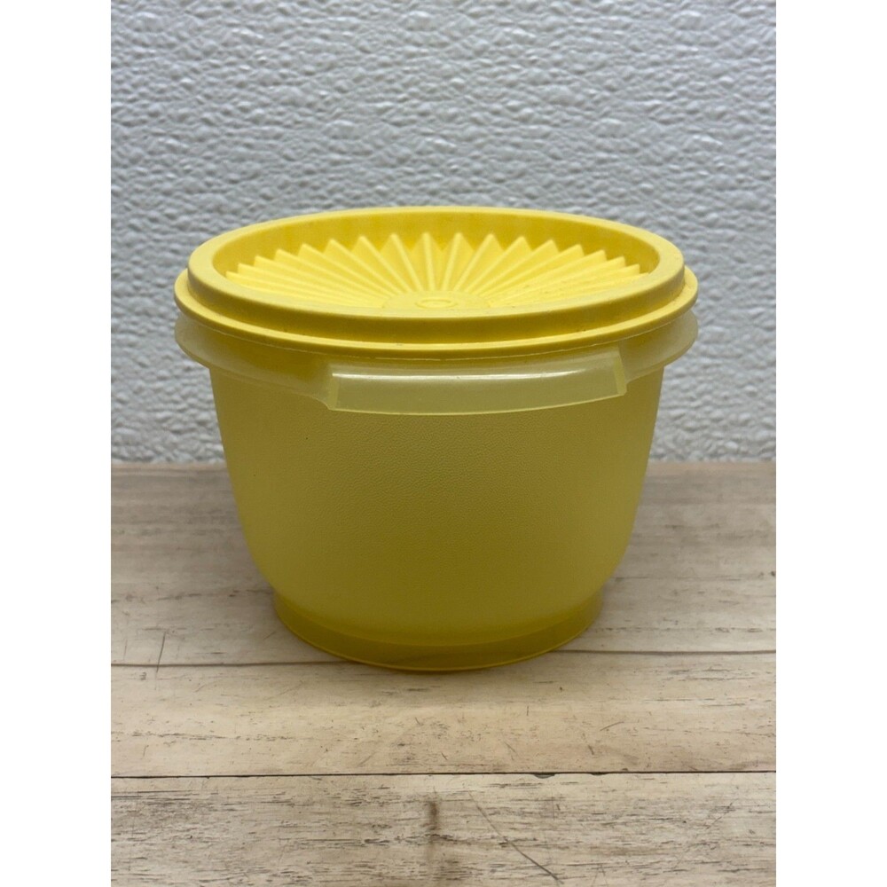 Vtg 1970 Yellow Tupperware Servalier Storage Bowl # 886-23 With Lid